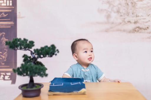 晋中五个月宝宝可以站吗